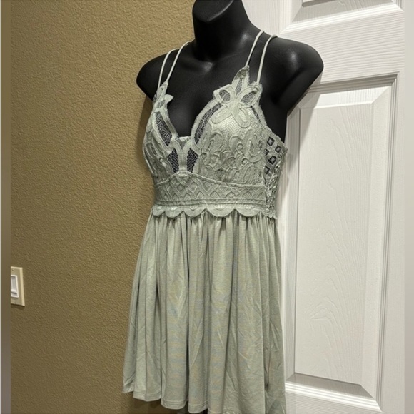 ZENANA Crochet Lace Ruffle
Cami top tank size XL - Picture 6 of 12